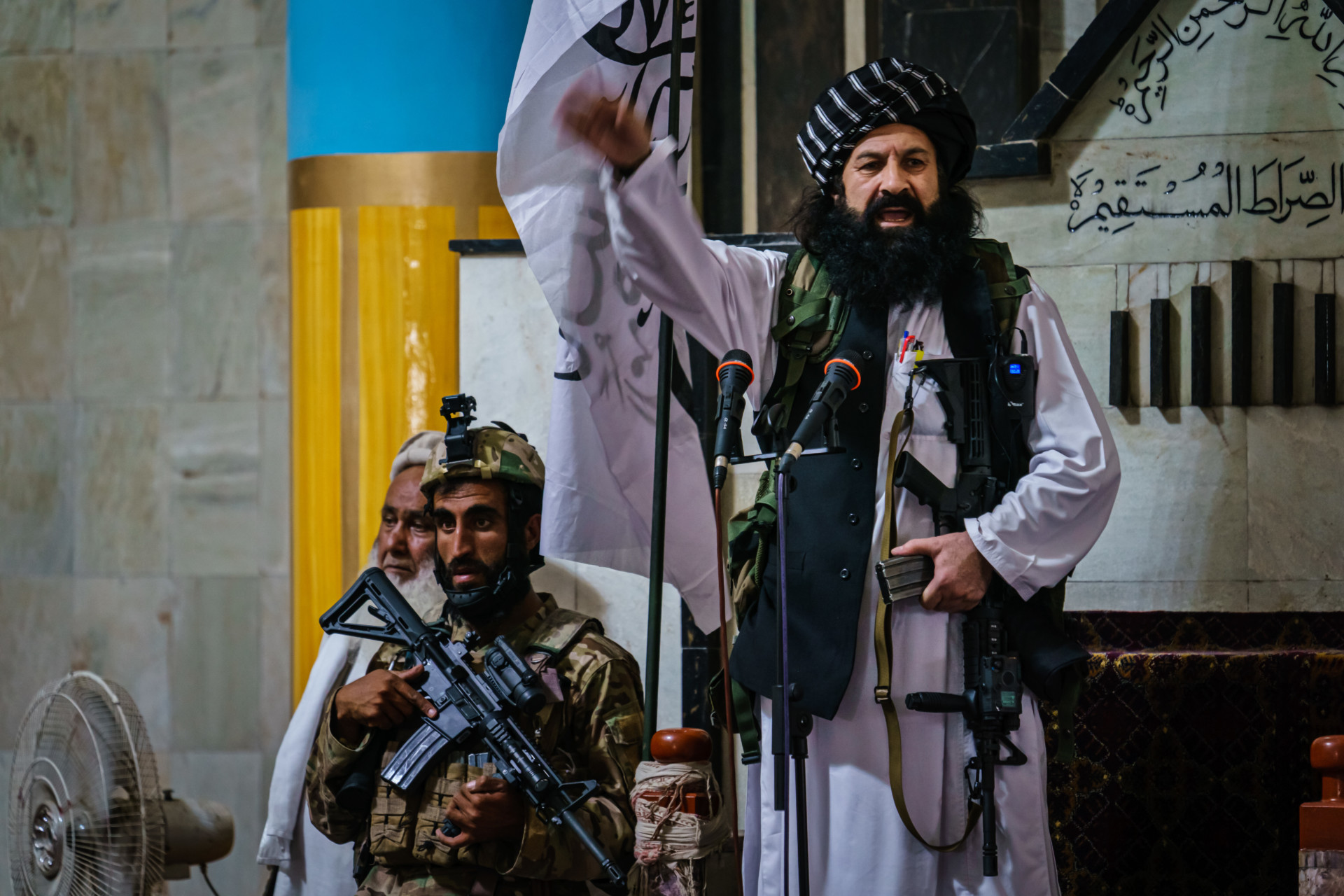 Движение талибан запрещено в россии. Афганистан Халил Рахман Хаккани. Сиражутдин Хаккани. Сираджуддин Хаккани Афганистан. Мулла Омар Талибан.